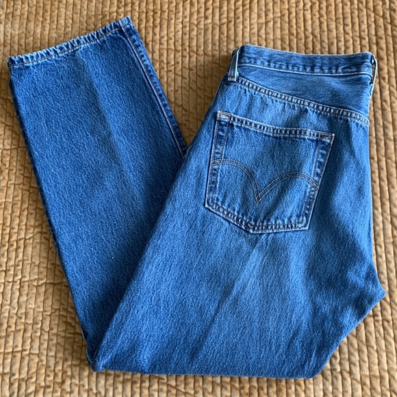 vtg '90s Levi’s 501 button fly jeans - Picture 6 of 11